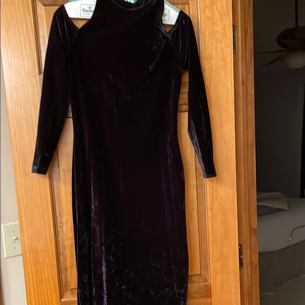Elegant Black Velvet Dress